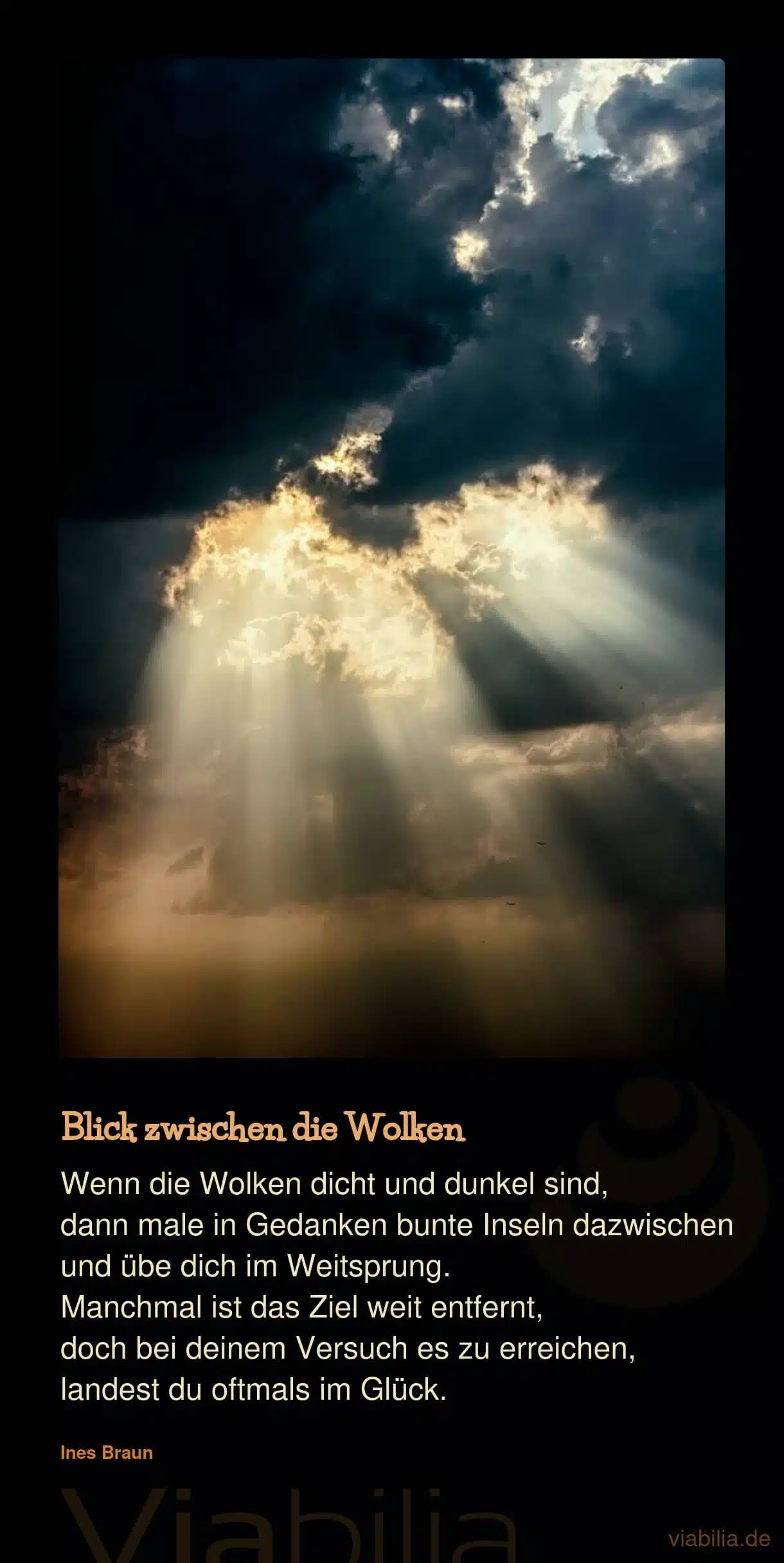 Mutmach-Spruch: Blick zwischen die Wolken